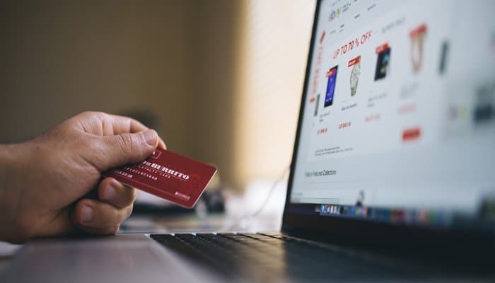 Why Brands Should Sell Directly To Consumers Online