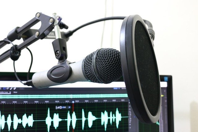The Top 4 Reasons You Should Be Thinking About Podcasting