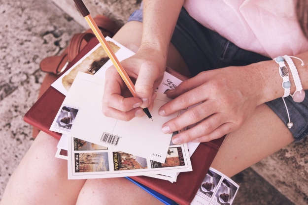 What Are the Major Advantages of Direct Mail Postcards