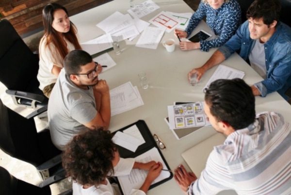 What Is the Difference Between Sales and Marketing? 5 Things to Know