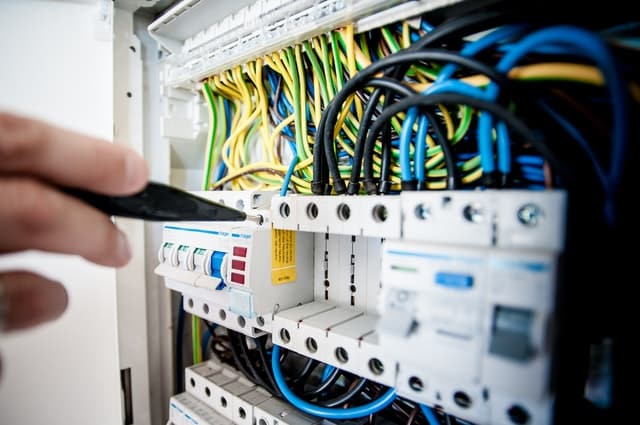 6 Helpful Tips to Remember When Starting an Electrical Business