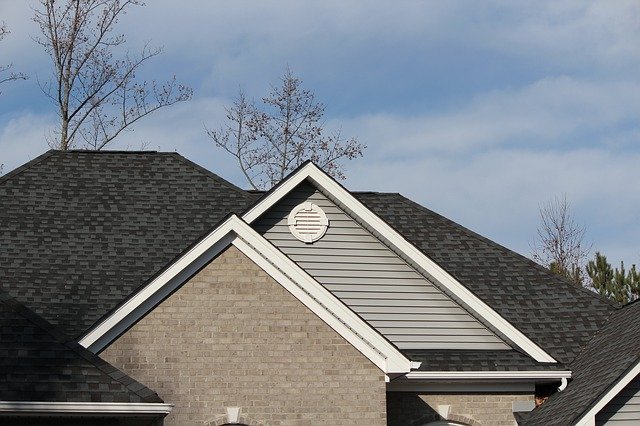 Running A Roofing Business? Here’s A Guide To Help Double Your Profits