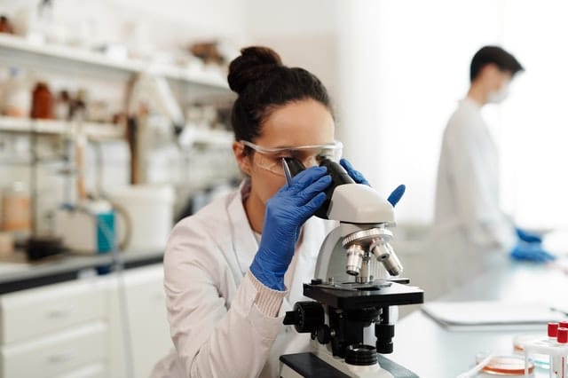 How to Start a Medical Lab Business: 6 Important Things You Should Know