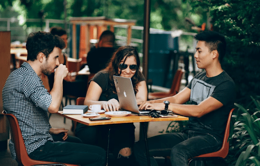 4 Best Sites to Buy Instagram Followers Australia (Safe and Legal)