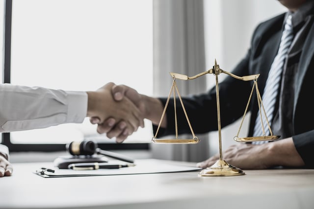 How To Choose The Right Lawyer For Your Needs