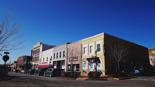 Is It a Good Time to Sell a House in Arkansas?