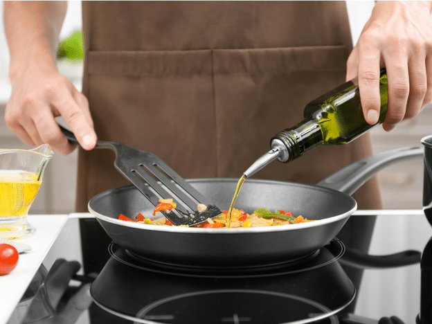 4 Safe and Effective Ways to Dispose of Home Cooking Oil