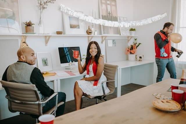 How Rewarding Your Employees can improve Your Business?