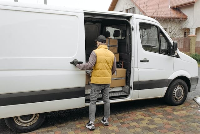 Helpful Tips To Find The Best Courier Service