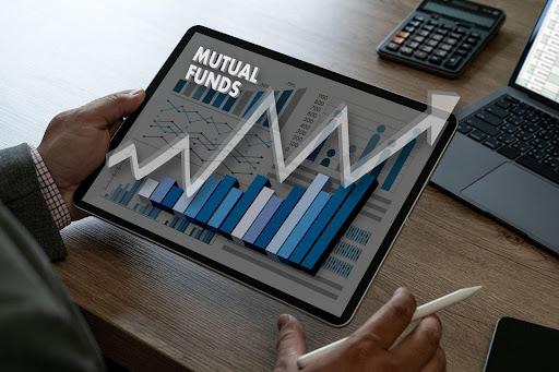 Top Reasons to Invest in Mutual Funds Online This Year