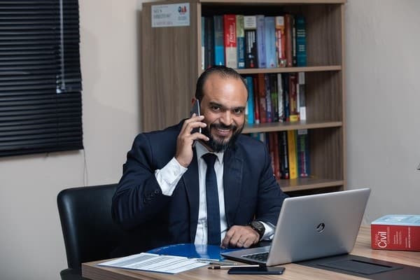 How Niche Professionals Can Expand Their Online Presence in Competitive Fields